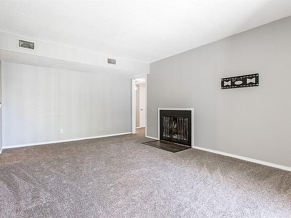 4th image of 1801 E Lindsey St APT 4