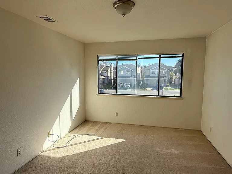2nd bedroom / Office