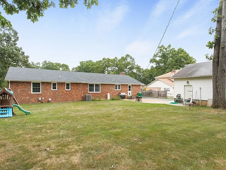 4533 Haymarket Ln — Photo 7