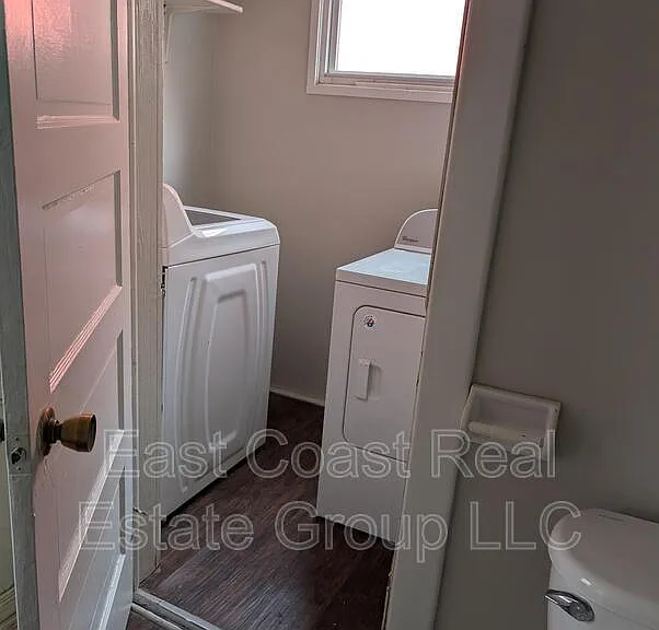 304 1/2 W Martin St — Photo 33
