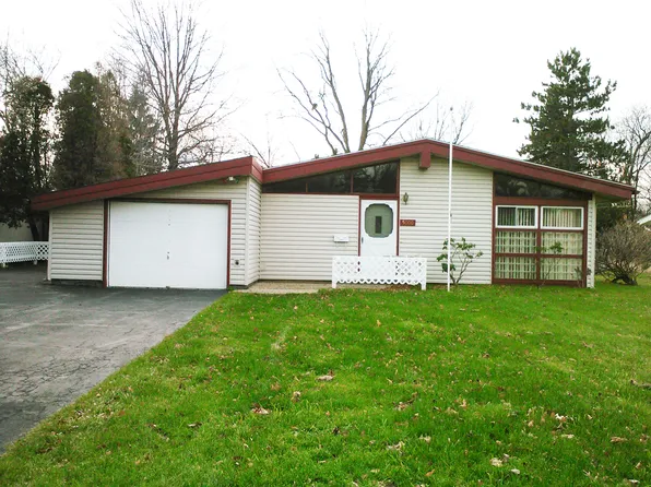 5000 Horizon Dr, Richmond Heights, OH 44143
