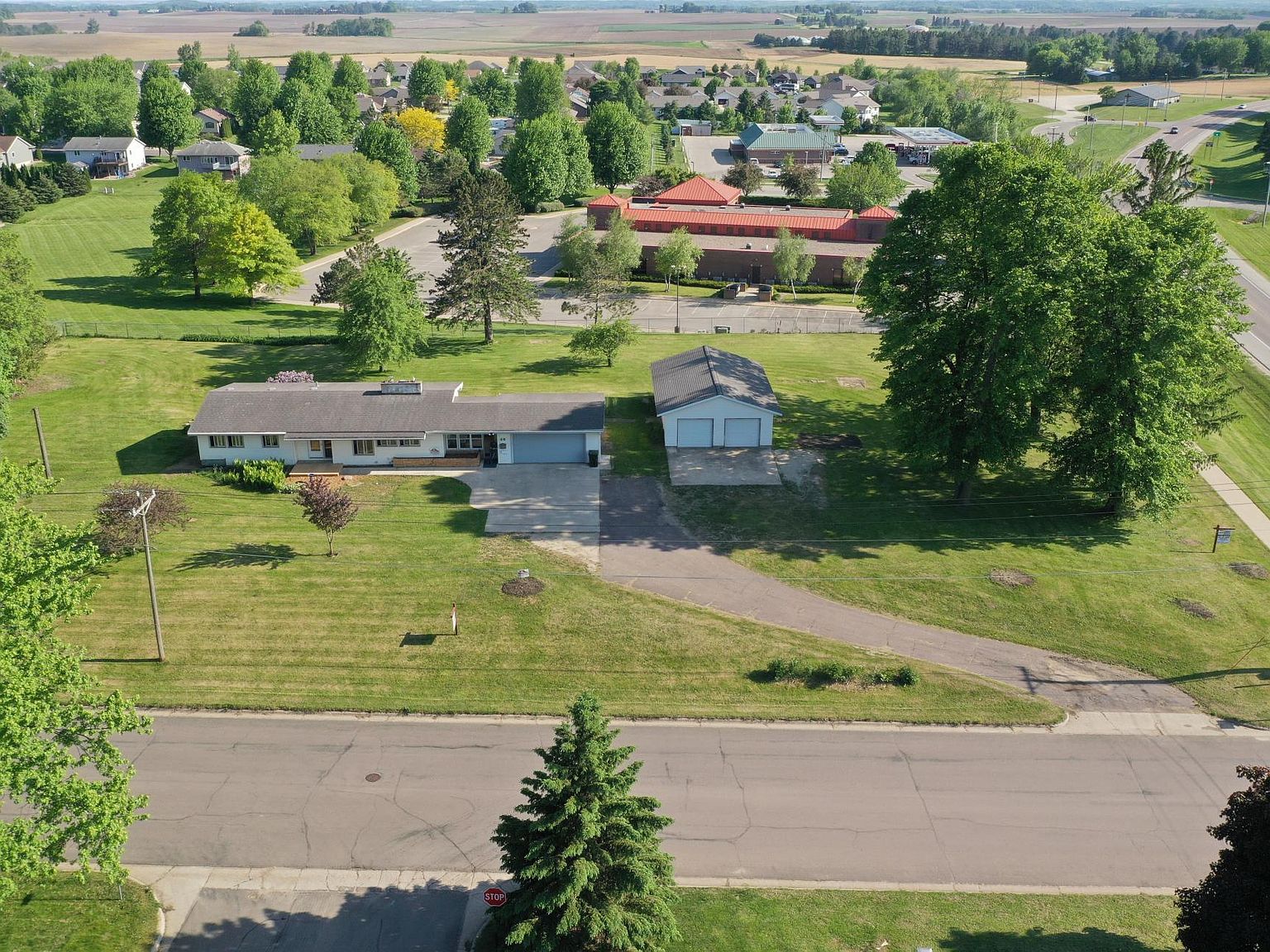 35 2nd Ave SE, Plainview, MN 55964 Zillow