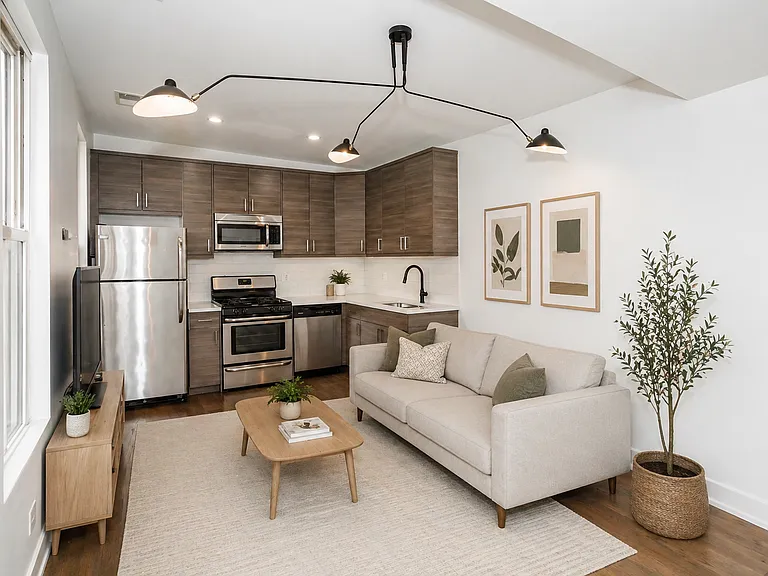 1418 W Blackhawk St #1RR — Photo 4