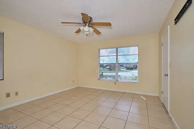 4104 SE 12th Pl — Photo 8