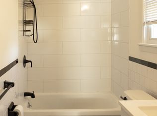 91 Palace Ave APT 2, Warwick, RI 02886