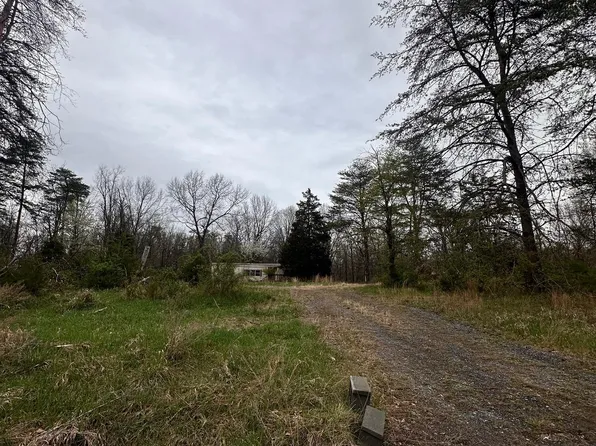 155 Budding Dogwood Rd, Bunker Hill, WV 25413