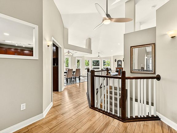 3rd image of 3304 Lakeridge Ln NW