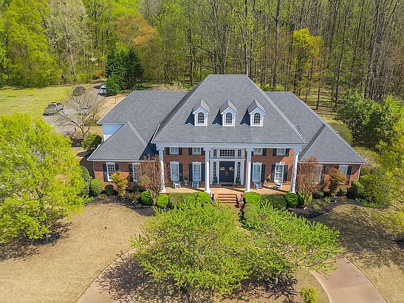 2nd image of 947 Grayson Ln