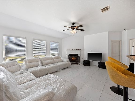 2nd image of 1048 Mercury Dr