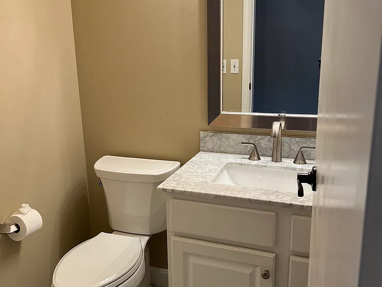 14 Orient Way — Photo 4