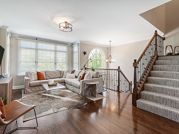 4th image of 17930 Fountain Cir