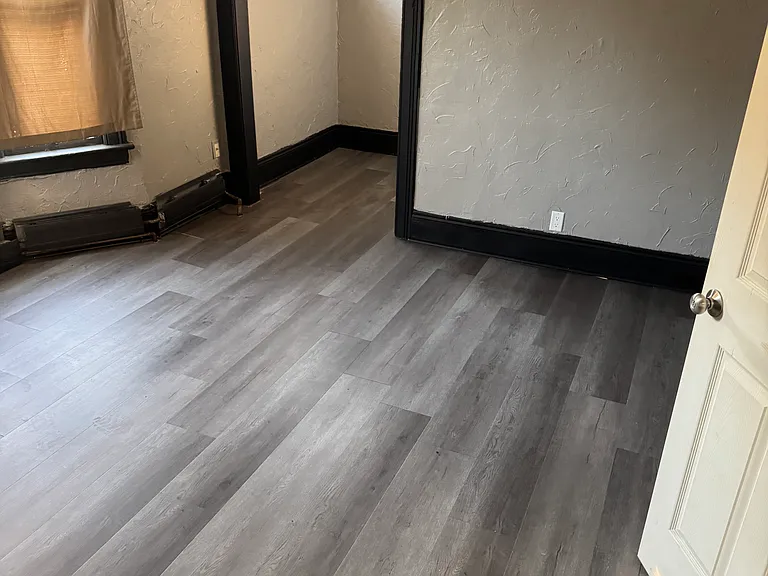 32-32 1/2 Austin St #2 — Photo 1