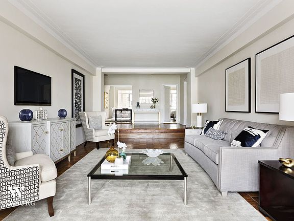 2nd image of 25 Central Park W APT 3M