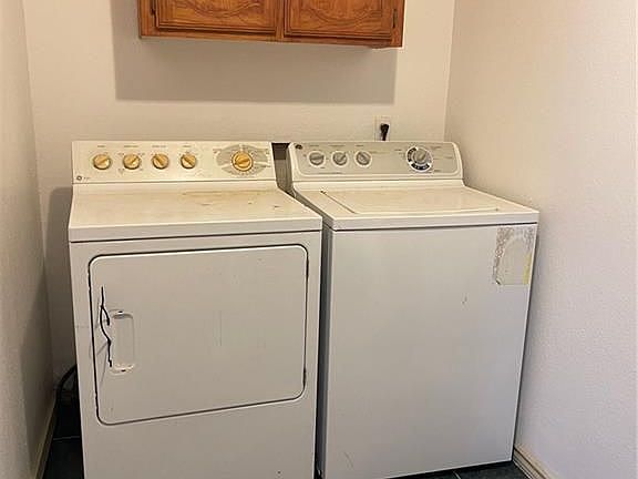 5th image of 213 E Champion St