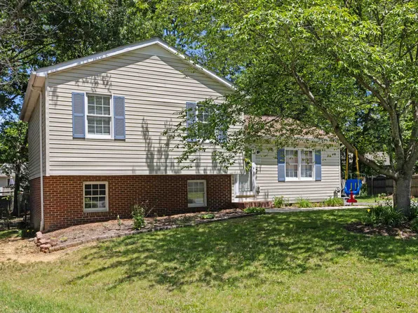 16 Kingston Ct, Stuarts Draft, VA 24477