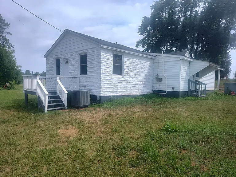 707 Mountain Vista Rd — Photo 2
