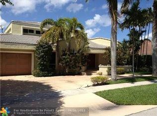 879 NE Mulberry Dr, Boca Raton, FL 33487