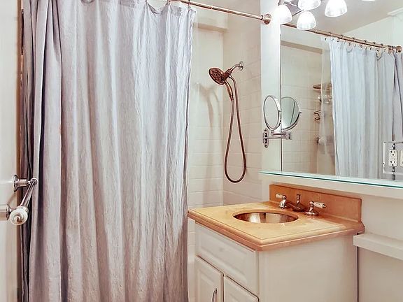 4th image of 288 Lexington Ave APT 6DE