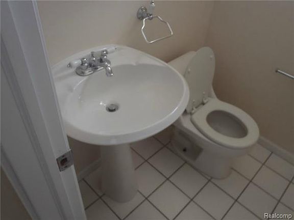 4th image of 3931 15th St
