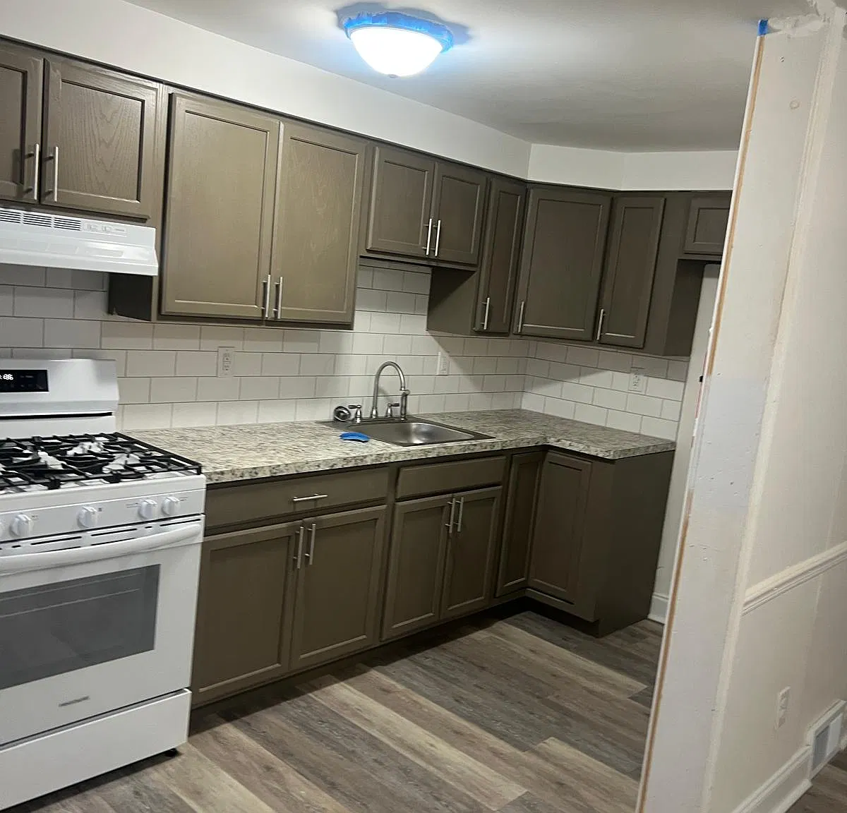 3 bed, 1.5 bath, 1600 sqft, $1,595 — Photo 2