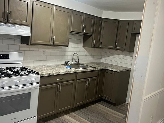 2nd image of 319 W 21st St