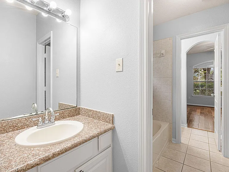802 Floriencia St — Photo 28