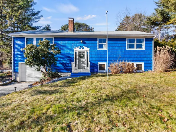 11 Abenaki Drive, Topsham, ME 04086