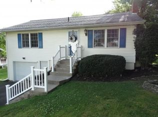 1143 Arnold Dr, Endicott, NY 13760