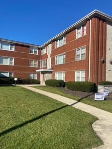 7932 S Pulaski Rd #302, Chicago, IL, 60652