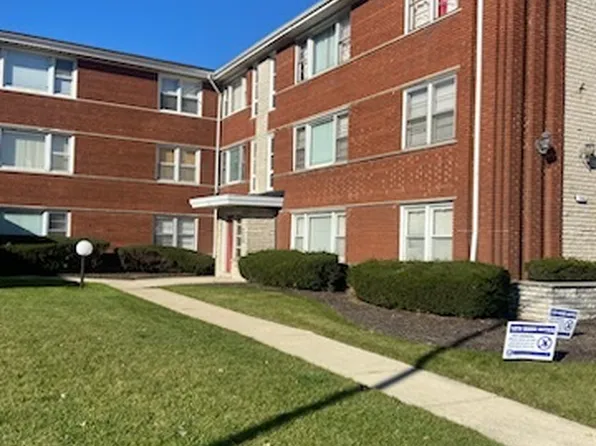 7932 S Pulaski Rd #302, Chicago, IL 60652