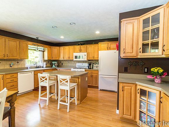 5th image of 20199 Orchard Ln