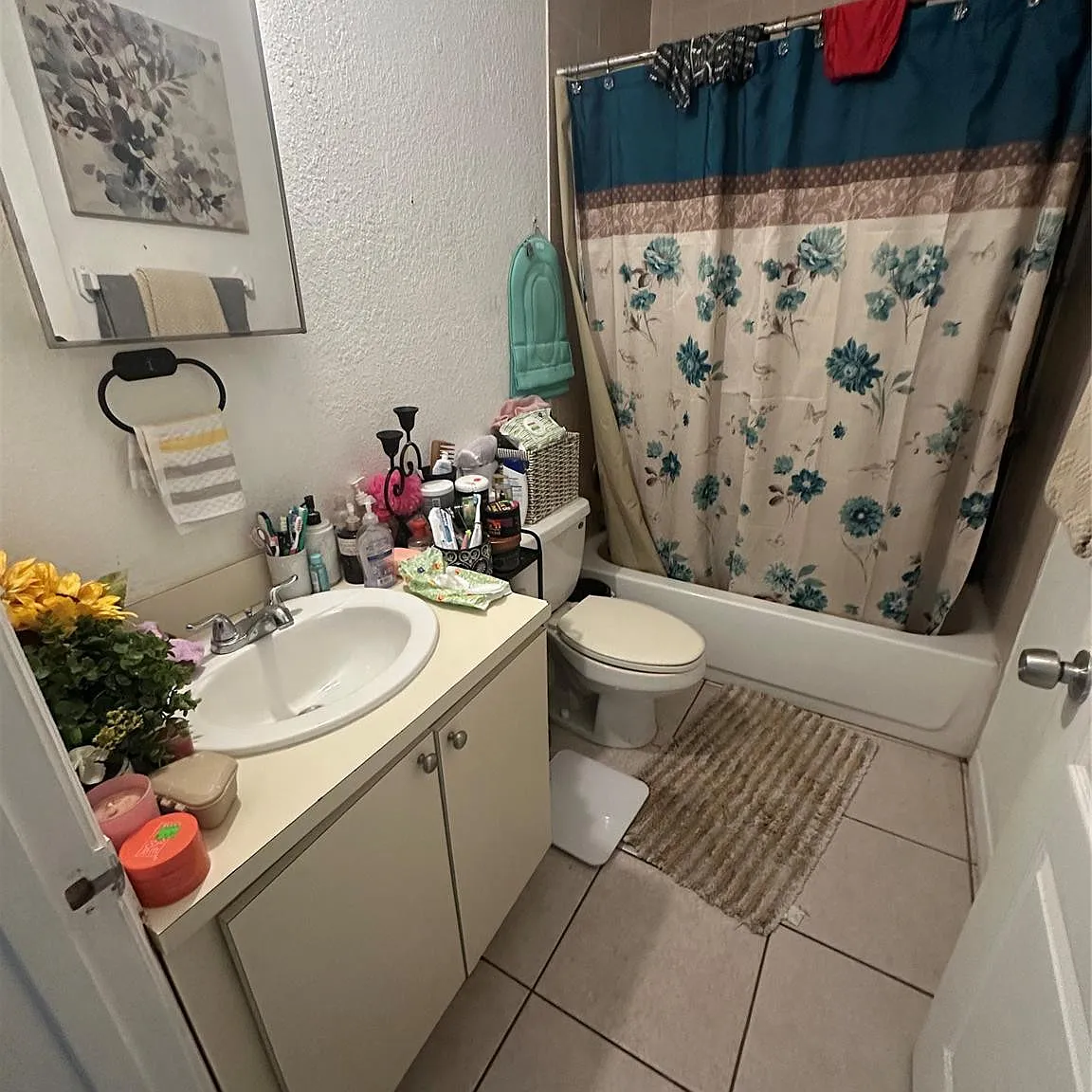 2 bed, 1.0 bath, 2612 sqft, $2,200 — Photo 2