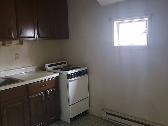4th image of 115 S Walnut St