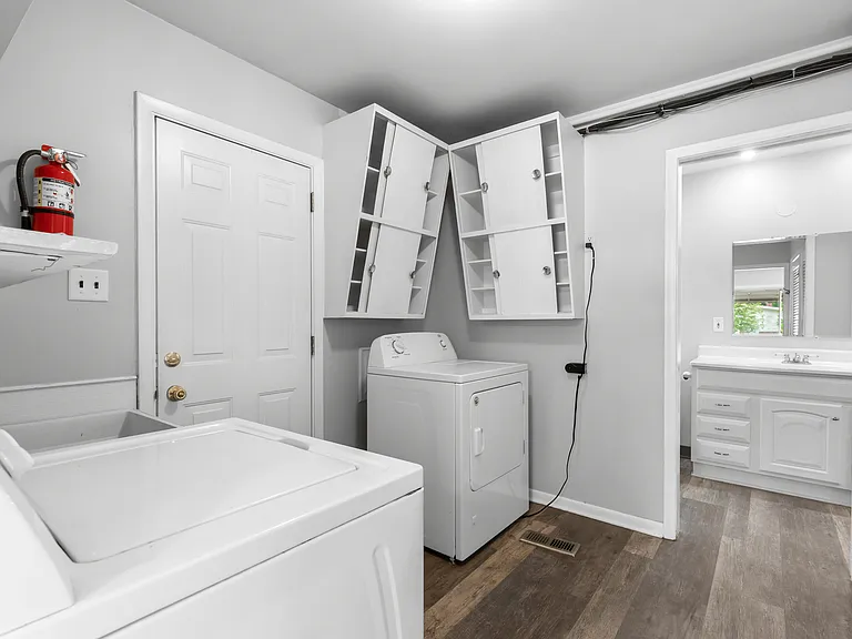 1333 Moulin Ave — Photo 14