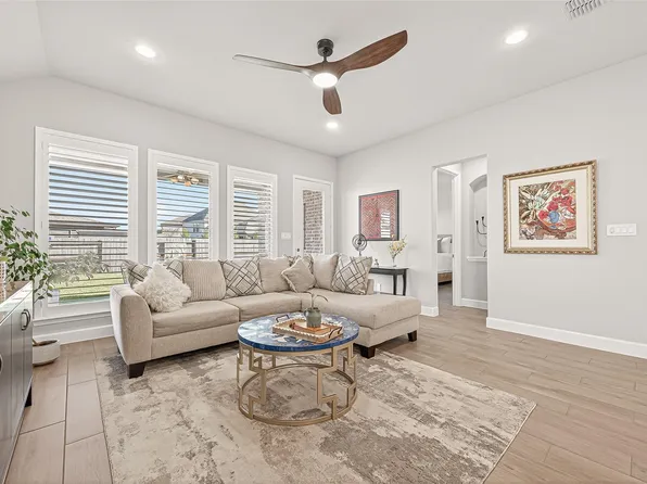 8922 Flounder Ridge Dr, Cypress, TX 77433
