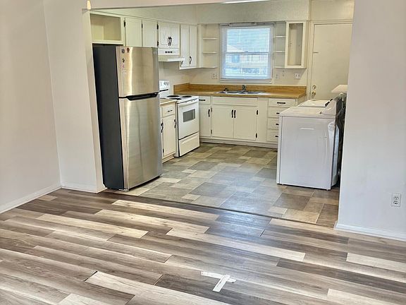 2nd image of 107 N Creek Dr #12