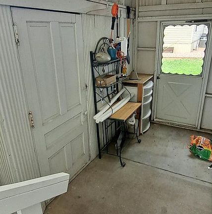 5th image of 2200 37th St #111