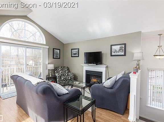 3rd image of 27088 Carrington Pl