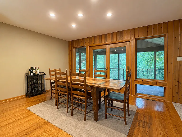 133 E Woods Dr — Photo 9