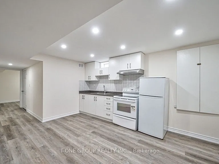 5 Hammersly Blvd #BASEMENT — Photo 4