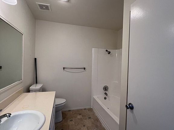 4th image of 1122 Eureka St APT 14