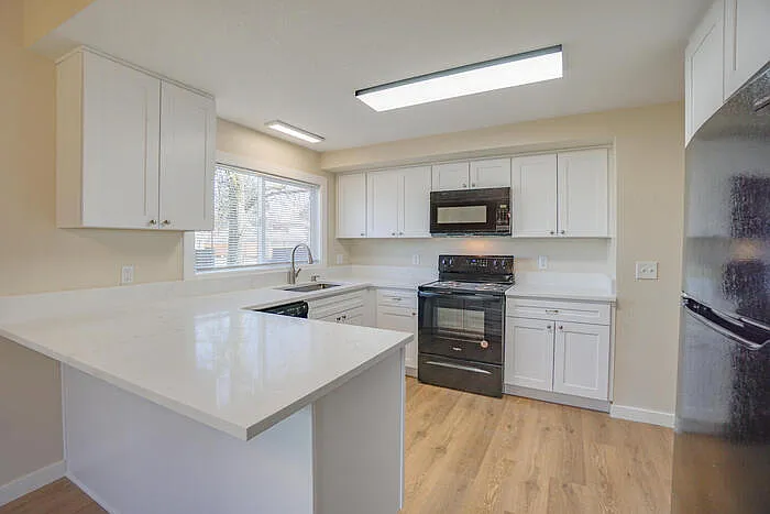 816 SE Olympia Dr — Photo 21