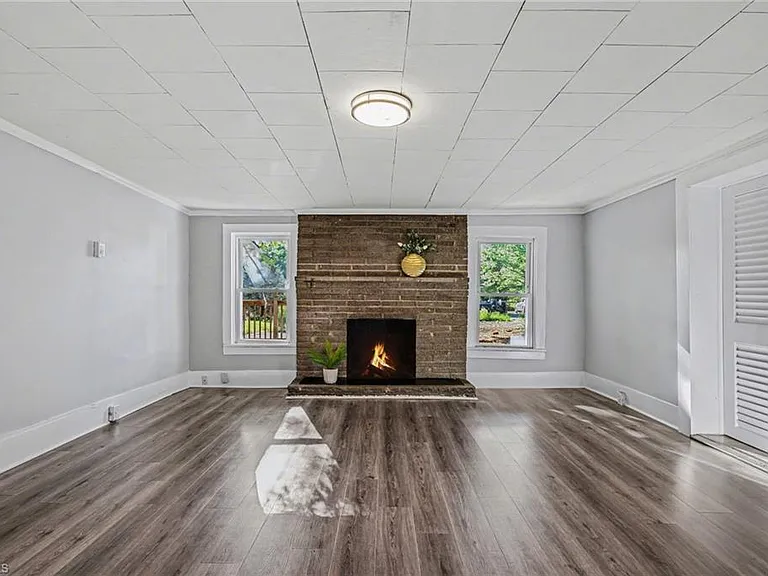 4534 Rocklane Dr — Photo 19