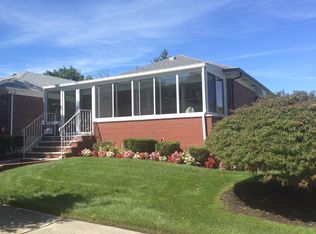 26261 60th Rd, Little Neck, NY 11362