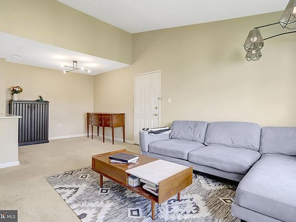 5th image of 7817 Harrowgate Cir #C
