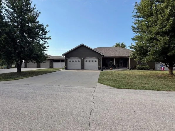 1325 Penobscot St, Burlington, KS 66839