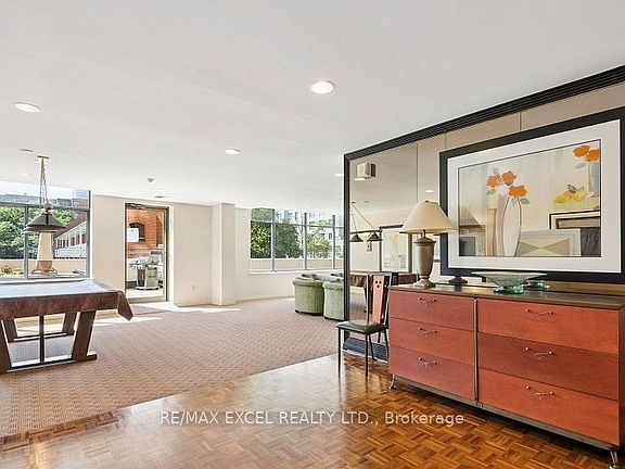 4th image of 135 George St S #603
