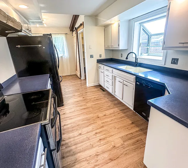 713 Tenikat St — Photo 10
