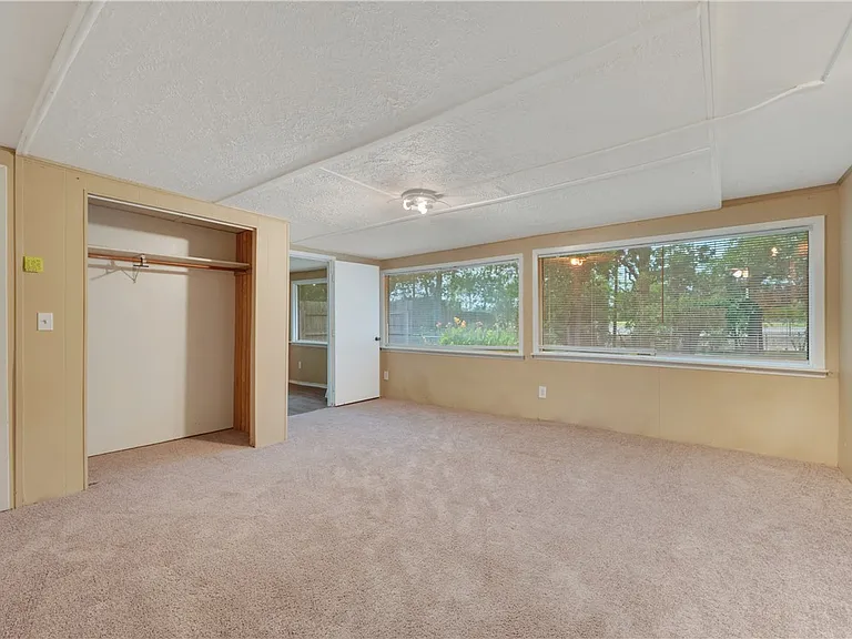 318 Fairway Dr — Photo 10