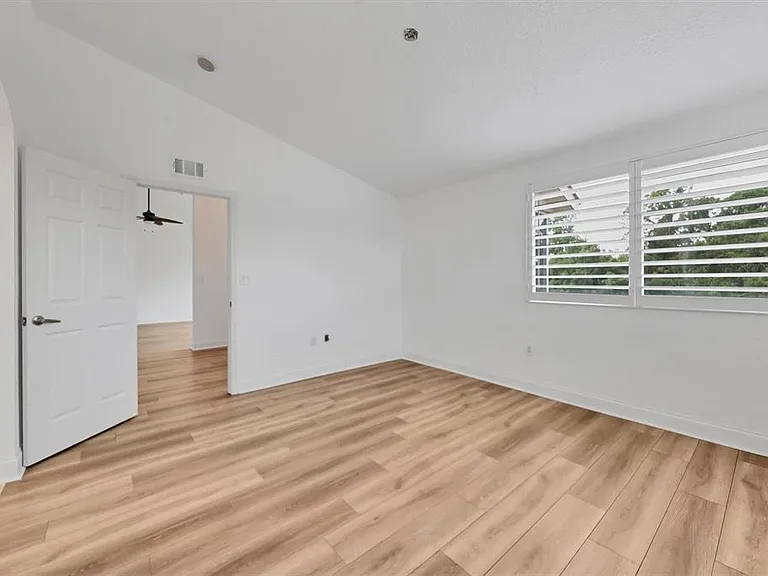 7269 Fountain Palm Cir — Photo 15